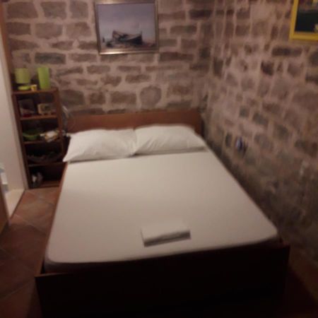 Room Ami Каштела Екстер'єр фото