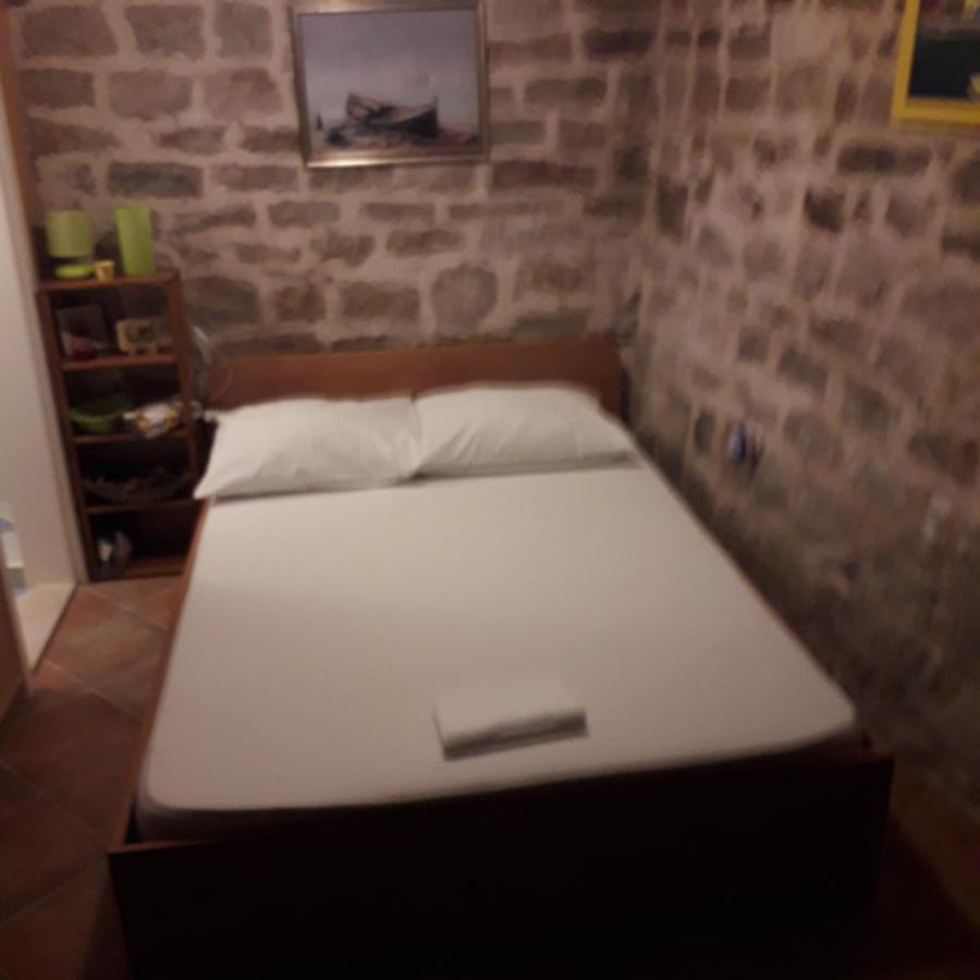 Room Ami Каштела Екстер'єр фото